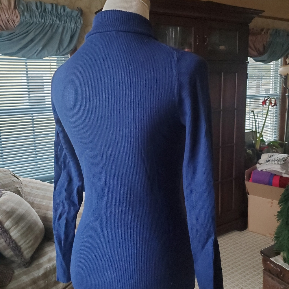 Navy blue turtleneck - Picture 4 of 4